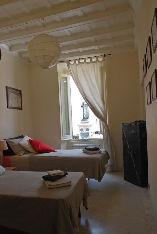 Appartamento Piazza Farnese Řím Pokoj fotografie